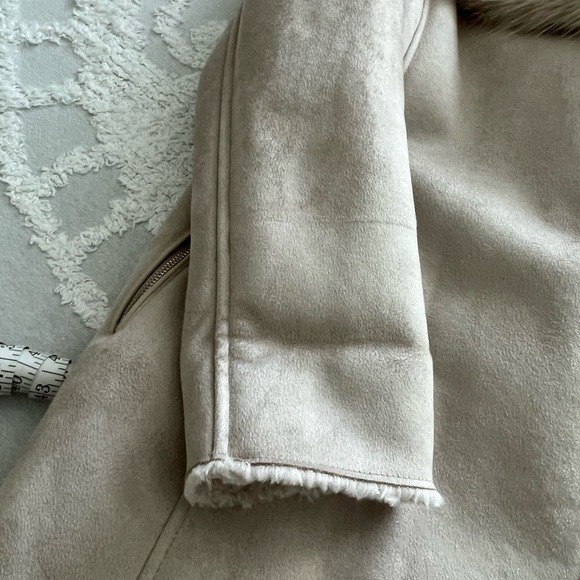 Faux shearling coat - Picture 7 of 9